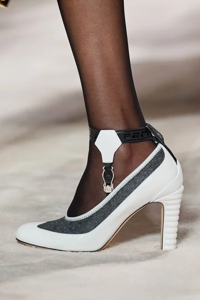 Look 9